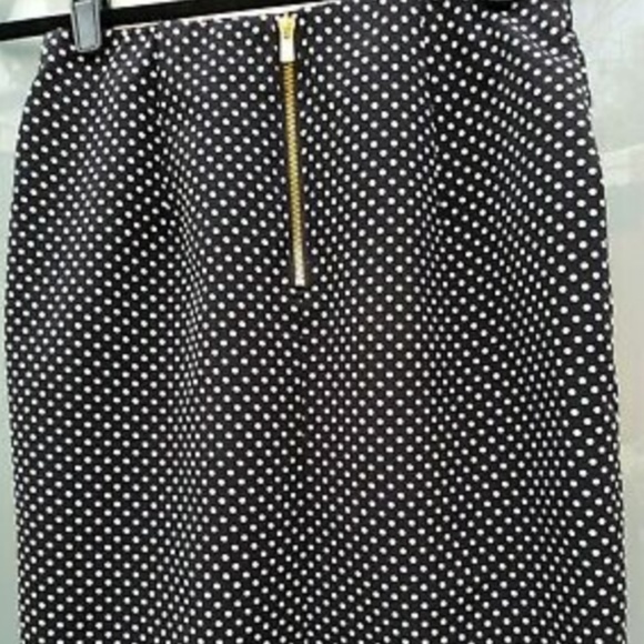 Preowned gorgeous Philosophy Pencil Skirt 4 - Picture 4 of 6
